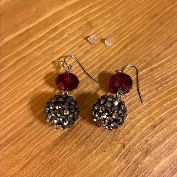 Vintage Cranberry red jewelry set w/ necklace, bracelet & earrings - Picture 3 of 5